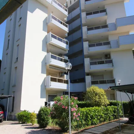 Beachside Bliss Cozy One-bedroom Flat - Beahost Apartment *