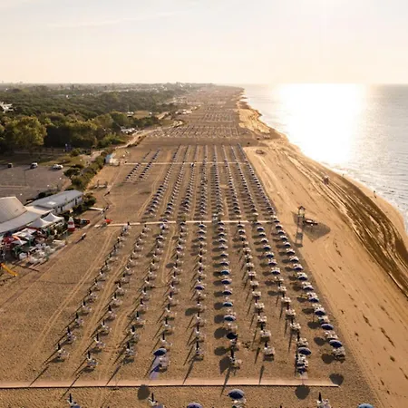 Beachside Bliss Cozy One-bedroom Flat - Beahost Apartment Bibione
